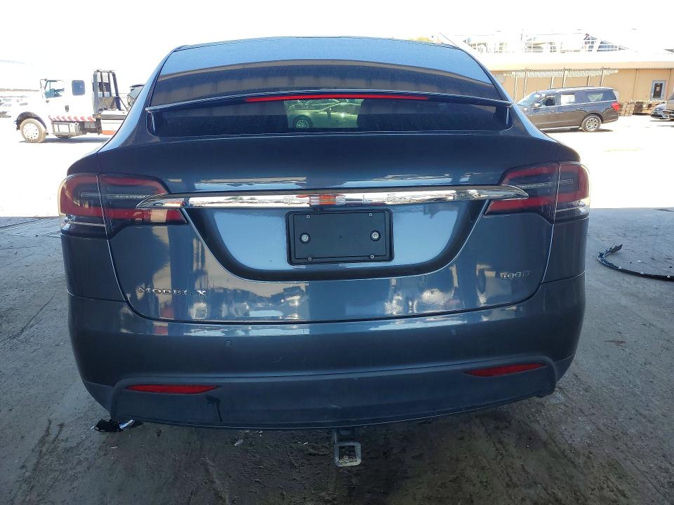 Photo 6 from auction – 2017 TESLA MODEL X with VIN 5YJXCBE27HF044392