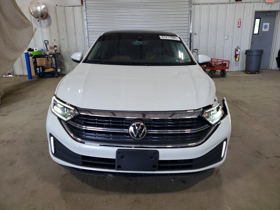 Photo 5 from auction – 2023 VOLKSWAGEN JETTA with VIN 3VWGM7BU1PM057971