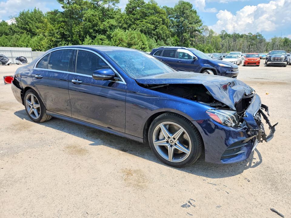 Photo 4 from auction – 2020 MERCEDES-BENZ E with VIN WDDZF8DB2LA698549