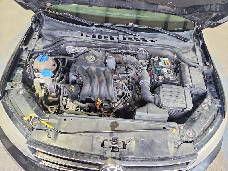 Photo 11 from auction – 2015 VOLKSWAGEN JETTA with VIN 3VW2K7AJ3FM298663