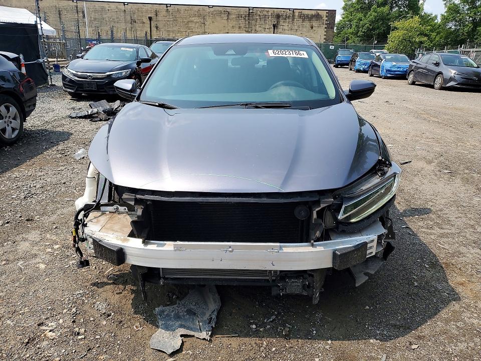Photo 5 from auction – 2021 HONDA INSIGHT with VIN 19XZE4F52ME001098
