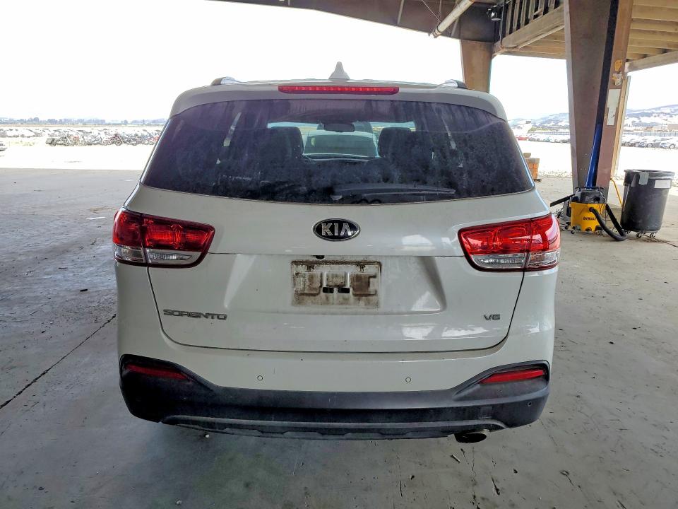 Photo 6 from auction – 2016 KIA SORENTO with VIN 5XYPGDA59GG173984