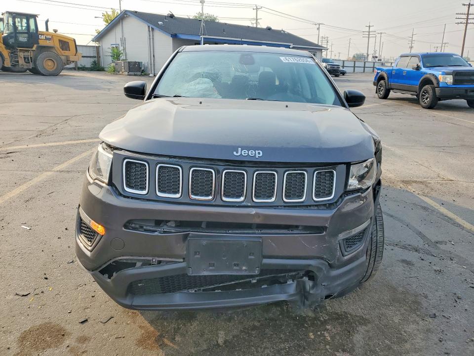 Photo 5 from auction – 2018 JEEP COMPASS with VIN 3C4NJDAB8JT415596