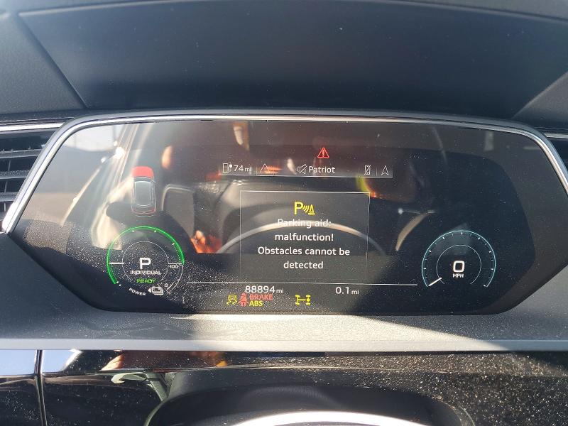Photo 9 from auction – 2022 AUDI E-TRON with VIN WA1AAAGE0NB020148
