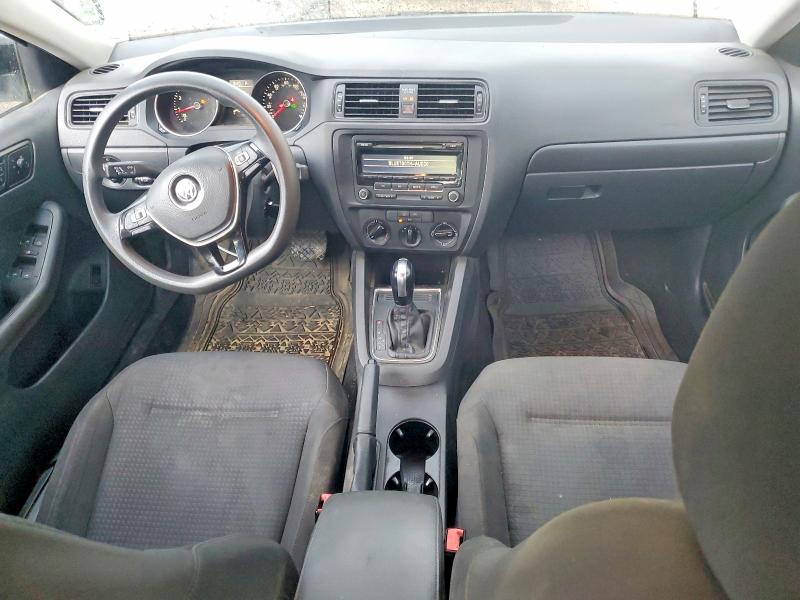 Photo 8 from auction – 2015 VOLKSWAGEN JETTA with VIN 3VW2K7AJ6FM325368