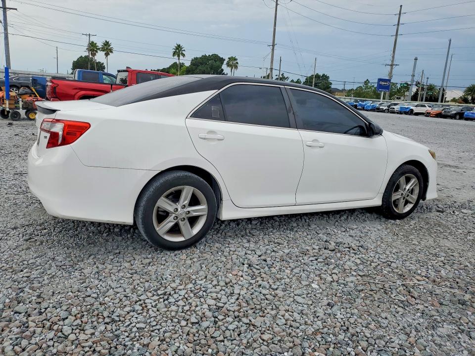 Photo 3 from auction – 2014 TOYOTA CAMRY with VIN 4T1BF1FK1EU334961