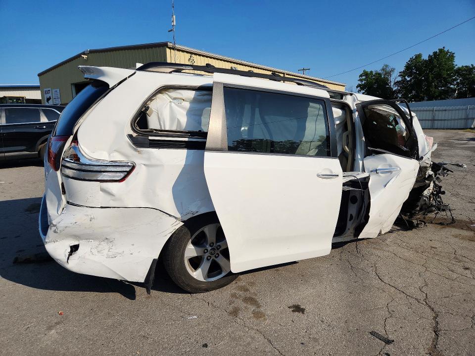 Photo 3 from auction – 2019 TOYOTA SIENNA with VIN 5TDKZ3DC4KS975198