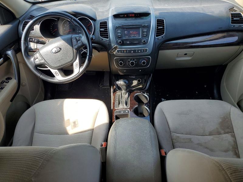 Photo 8 from auction – 2015 KIA SORENTO with VIN 5XYKTDA60FG628573