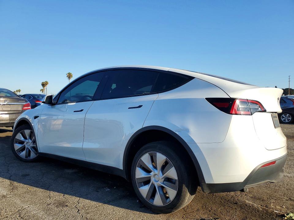 Снимка 2 от търг – 2023 TESLA MODEL Y с VIN 7SAYGDEE9PA066195