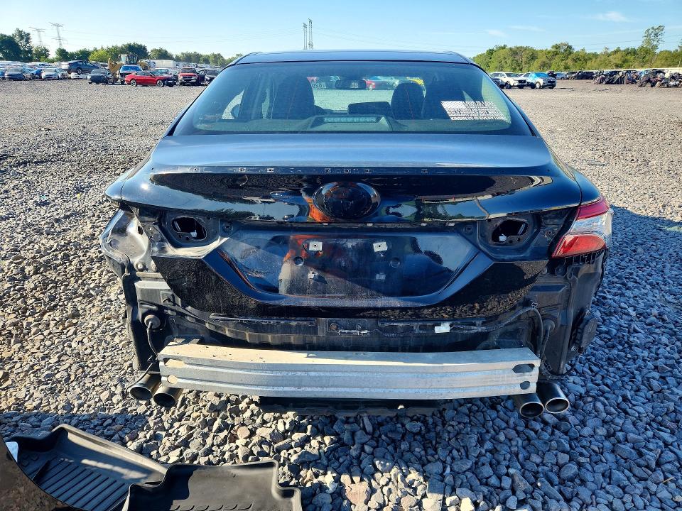 Снимка 6 от търг – 2018 TOYOTA CAMRY с VIN 4T1B61HK2JU118348