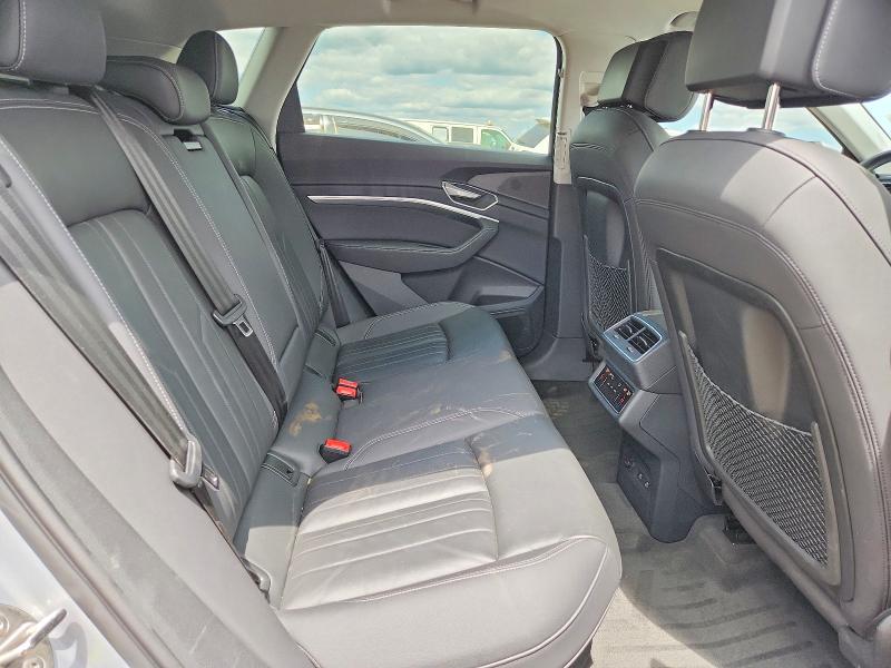 Photo 10 from auction – 2022 AUDI E-TRON with VIN WA1AAAGE8NB047453