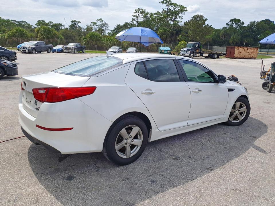Photo 3 from auction – 2015 KIA OPTIMA with VIN KNAGM4A74F5648701