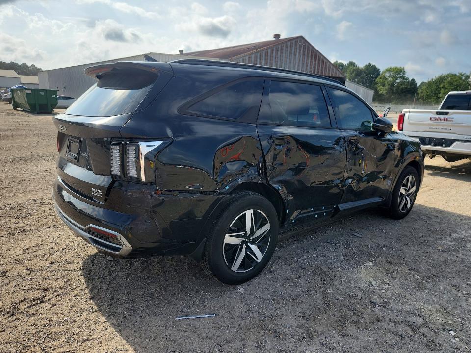Photo 3 from auction – 2023 KIA SORENTO with VIN 5XYRL4LC6PG192959