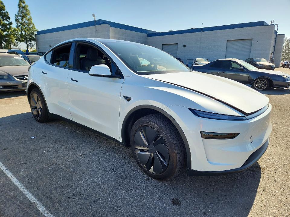 Photo 4 from auction – 2026 TESLA MODEL Y with VIN 7SAYGDED4TF583506
