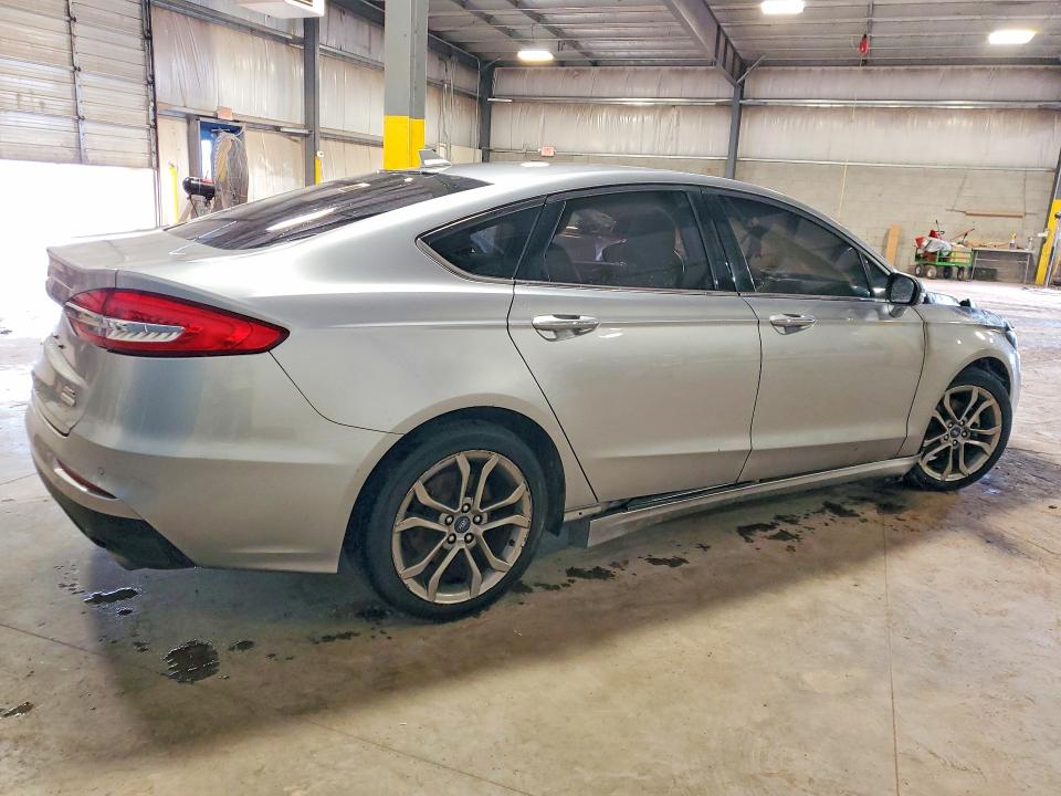 Photo 3 from auction – 2020 FORD FUSION with VIN 3FA6P0CD2LR136595