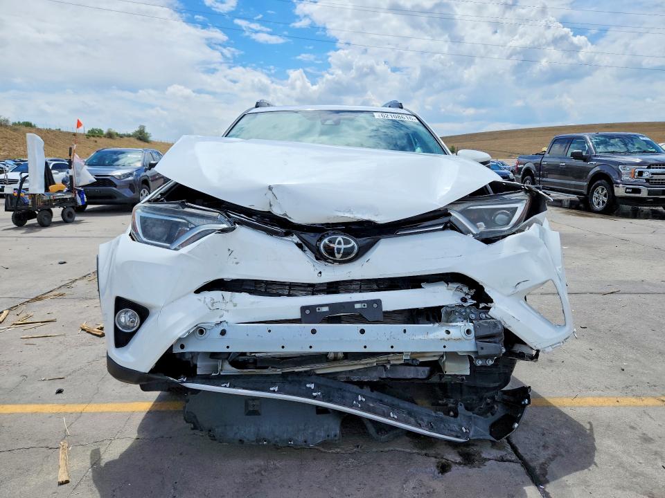 Photo 5 from auction – 2017 TOYOTA RAV4 with VIN 2T3RFREV4HW627919