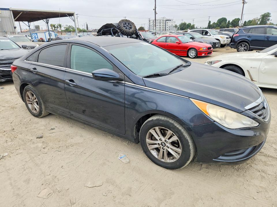 Photo 4 from auction – 2013 HYUNDAI SONATA with VIN 5NPEB4AC4DH713329