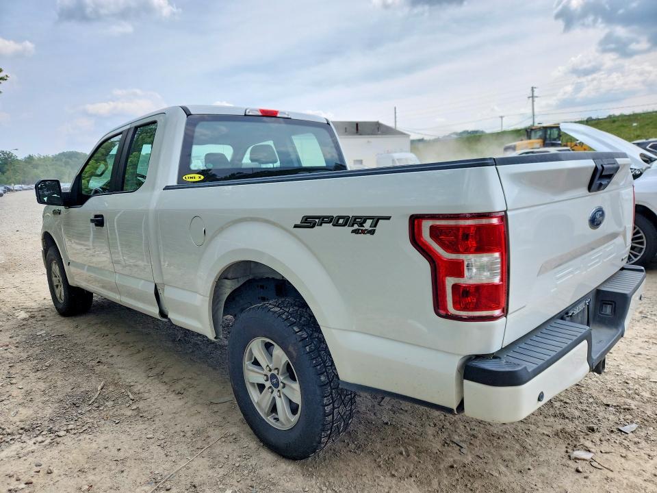 Zdjęcie 2 z aukcji – 2020 FORD F150 z VIN 1FTFX1E45LFC31338