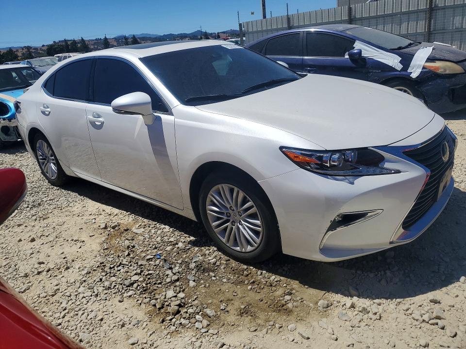 صورة رقم 4 من المزاد - 2018 LEXUS ES مع VIN 58ABK1GG3JU101382