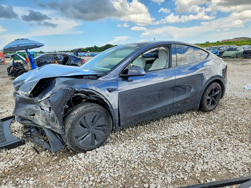 TESLA MODEL Y 2026 مع رقم تعريف المركبة 7SAYGDED8TA450891 - صورة من المزاد