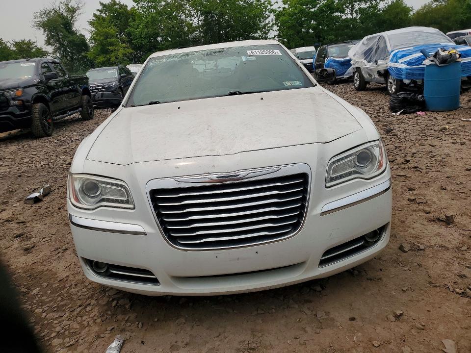 Photo 5 from auction – 2014 CHRYSLER 300C with VIN 2C3CCAEG9EH321140