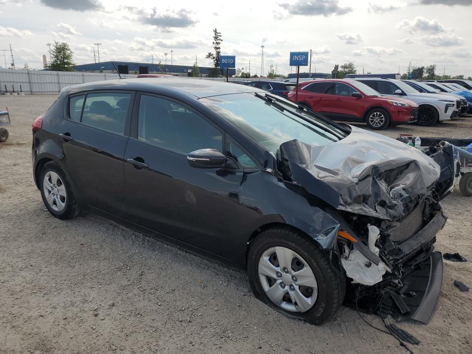 Photo 4 from auction – 2017 KIA FORTE5 with VIN KNAFK5A86H5688944