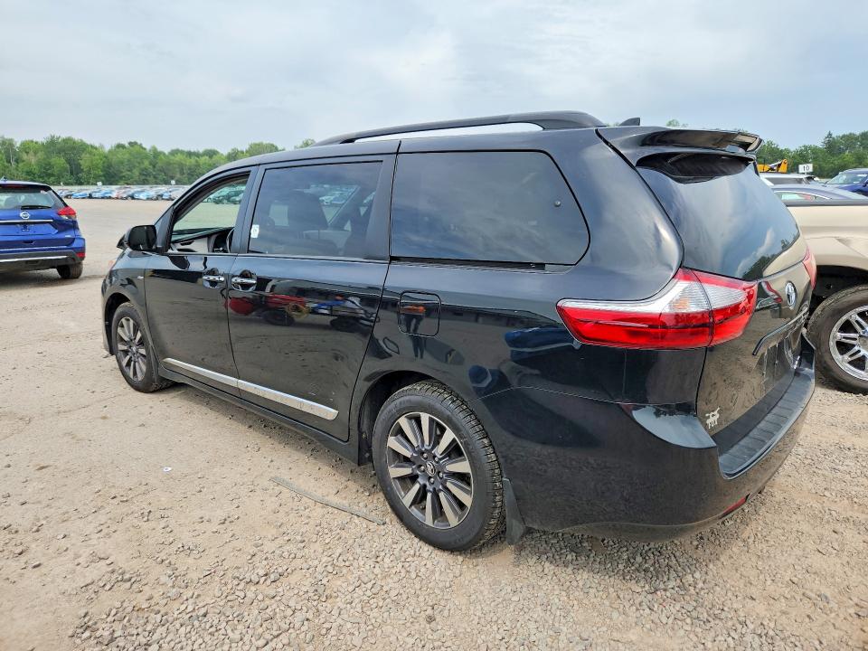 Photo 2 from auction – 2018 TOYOTA SIENNA with VIN 5TDDZ3DC3JS207395
