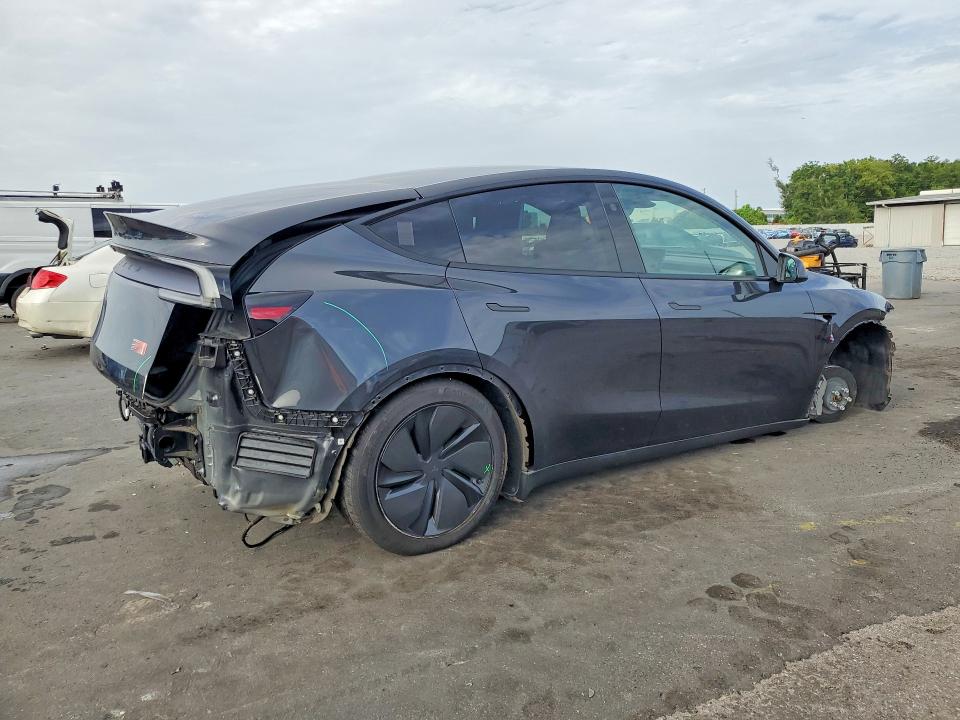Photo 3 from auction – 2026 TESLA MODEL Y with VIN 7SAYGDEE4TF324037
