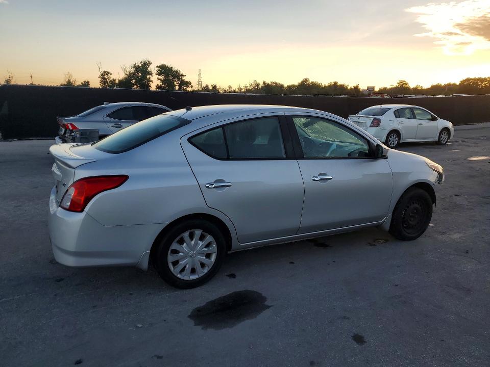 Photo 3 from auction – 2015 NISSAN VERSA with VIN 3N1CN7APXFL958855