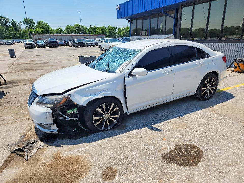 CHRYSLER 200 2013 with VIN 1C3CCBBB0DN600660 - Photo from auction