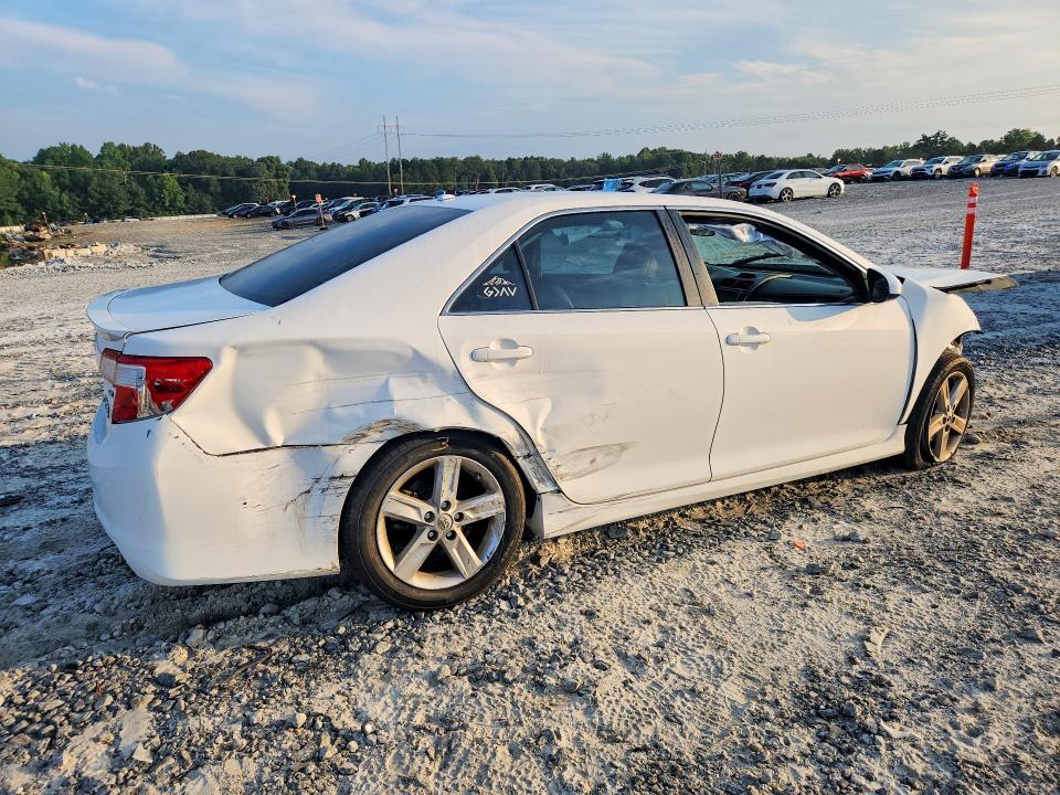 Photo 3 from auction – 2014 TOYOTA CAMRY with VIN 4T1BF1FK5EU774634