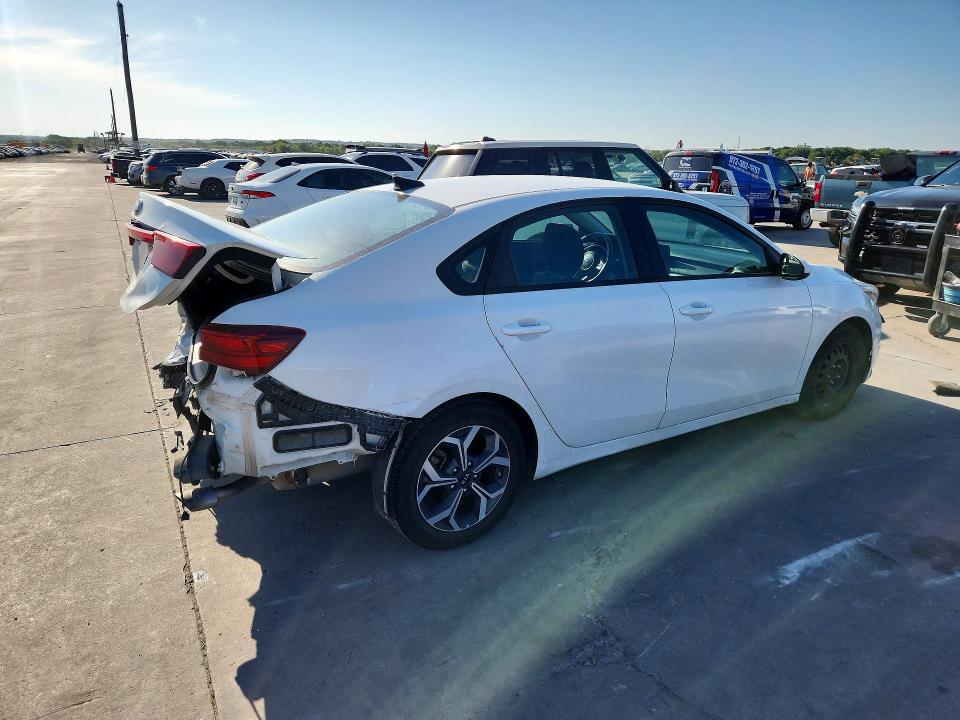 Photo 3 from auction – 2021 KIA FORTE with VIN 3KPF24AD4ME302269