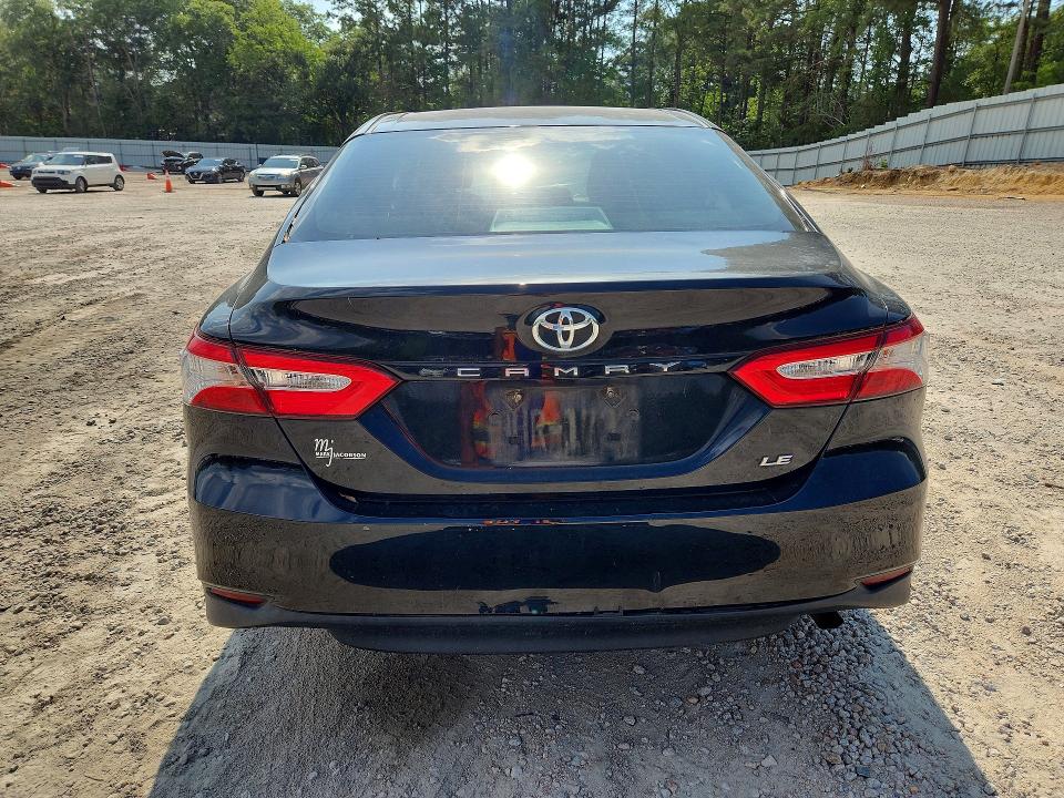 Photo 6 from auction – 2018 TOYOTA CAMRY with VIN 4T1B11HK2JU650701