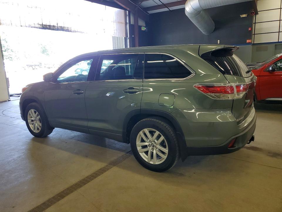 Photo 2 from auction – 2016 TOYOTA HIGHLANDER with VIN 5TDBKRFH2GS269323