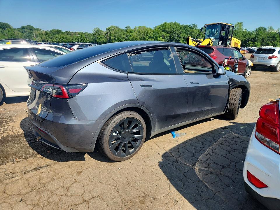 Photo 3 from auction – 2022 TESLA MODEL Y with VIN 7SAYGDEE9NA009301