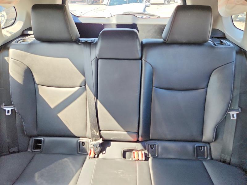 Photo 10 from auction – 2023 TOYOTA COROLLA CROSS with VIN 7MUDAABG4PV064795