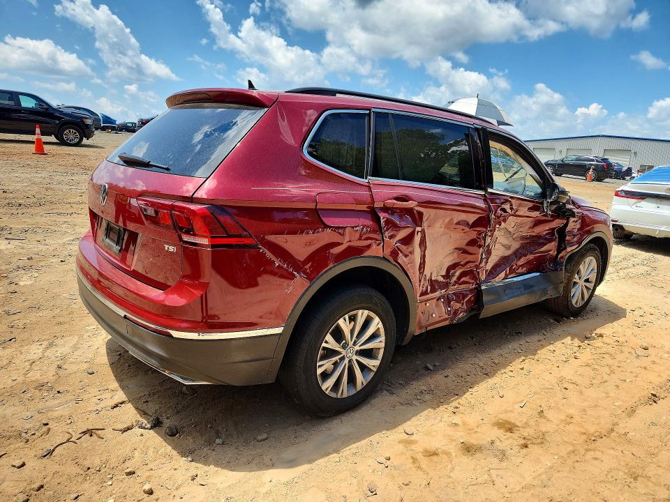 Снимка 3 от търг – 2018 VOLKSWAGEN TIGUAN с VIN 3VV3B7AX5JM067592
