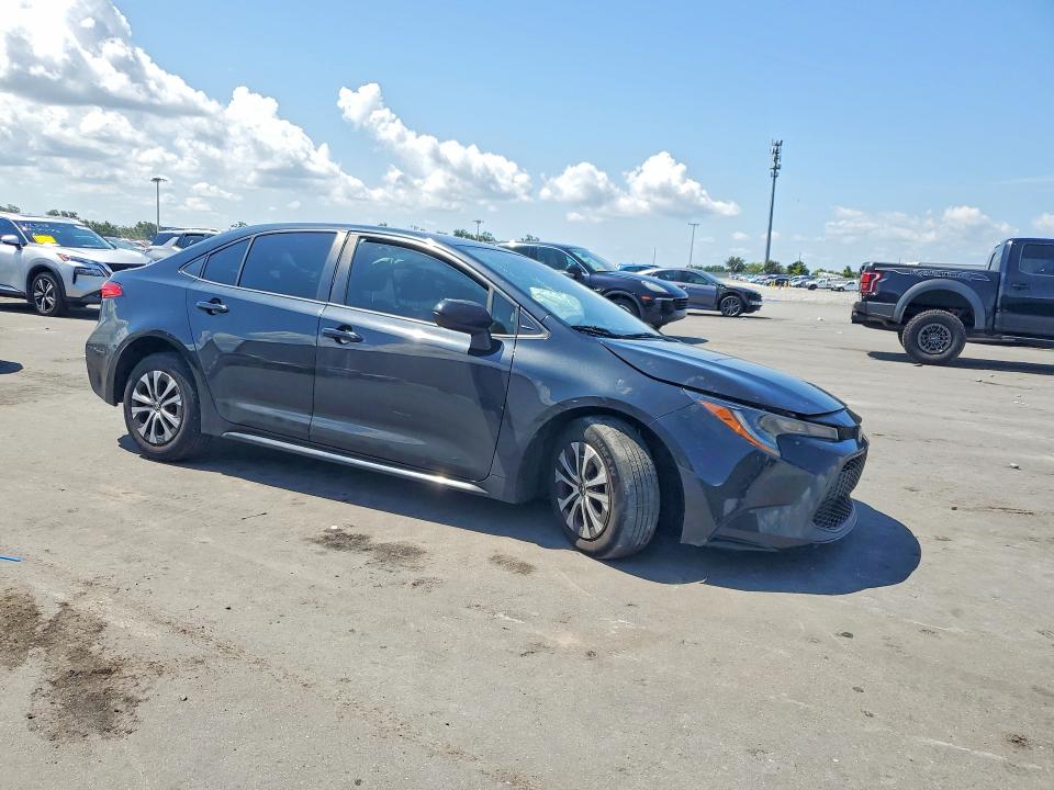 Photo 4 from auction – 2022 TOYOTA COROLLA with VIN JTDEAMDE7NJ060584