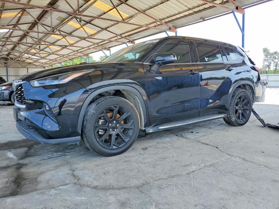 TOYOTA HIGHLANDER 2022 with VIN 5TDZZRAH2NS556434 - Photo from auction
