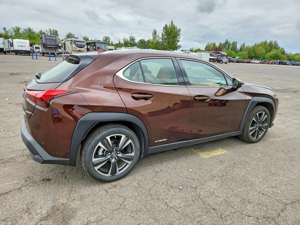 Photo 3 from auction – 2019 LEXUS UX with VIN JTHU9JBHXK2019760