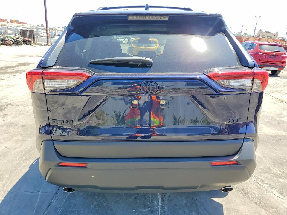 Photo 6 from auction – 2025 TOYOTA RAV4 with VIN JTMC1RFV5SD134838