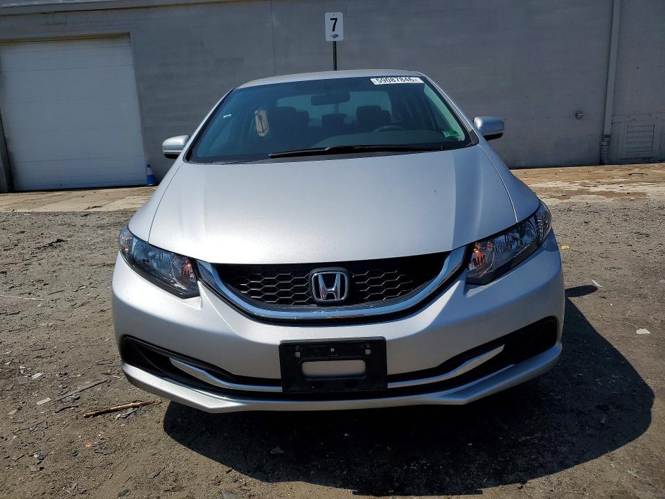 Photo 5 from auction – 2015 HONDA CIVIC with VIN 2HGFB2F57FH546559