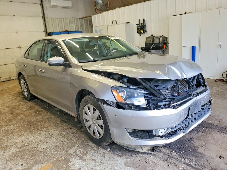 Photo 4 from auction – 2013 VOLKSWAGEN PASSAT with VIN 1VWAP7A33DC119373