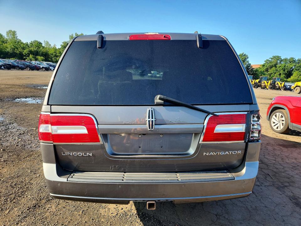 Photo 6 from auction – 2011 LINCOLN NAVIGATOR with VIN 5LMJJ3J50BEJ09120