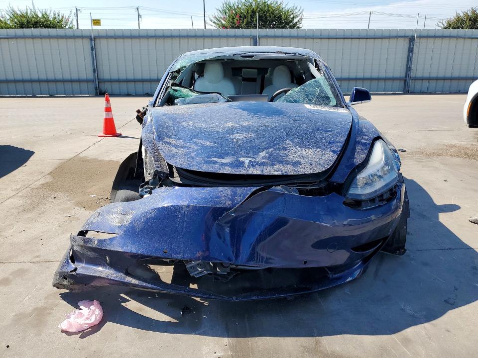 Photo 5 from auction – 2019 TESLA MODEL 3 with VIN 5YJ3E1EBXKF437121