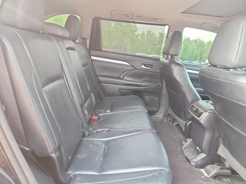Фото 11 с аукциона – 2016 TOYOTA HIGHLANDER с VIN 5TDJKRFH9GS239909