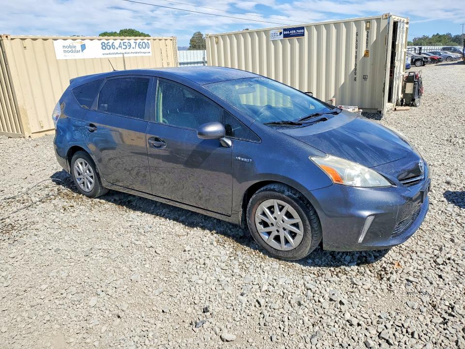 Photo 4 from auction – 2013 TOYOTA PRIUS V with VIN JTDZN3EU8D3263427