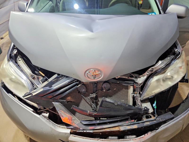 Photo 12 from auction – 2011 TOYOTA SIENNA with VIN 5TDJK3DC0BS020110