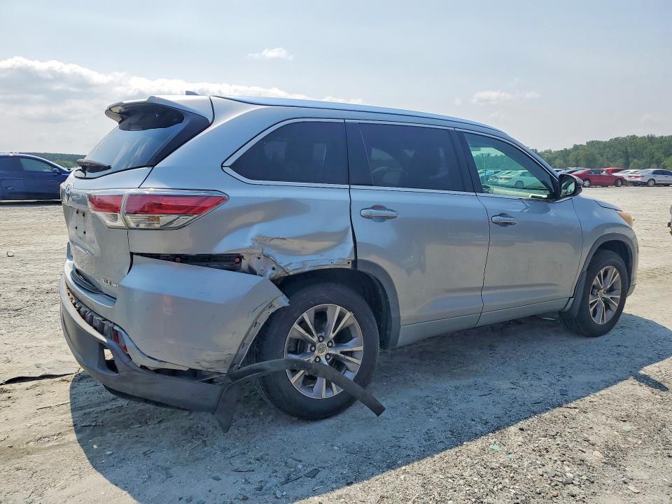 Photo 3 from auction – 2015 TOYOTA HIGHLANDER with VIN 5TDJKRFH2FS114989