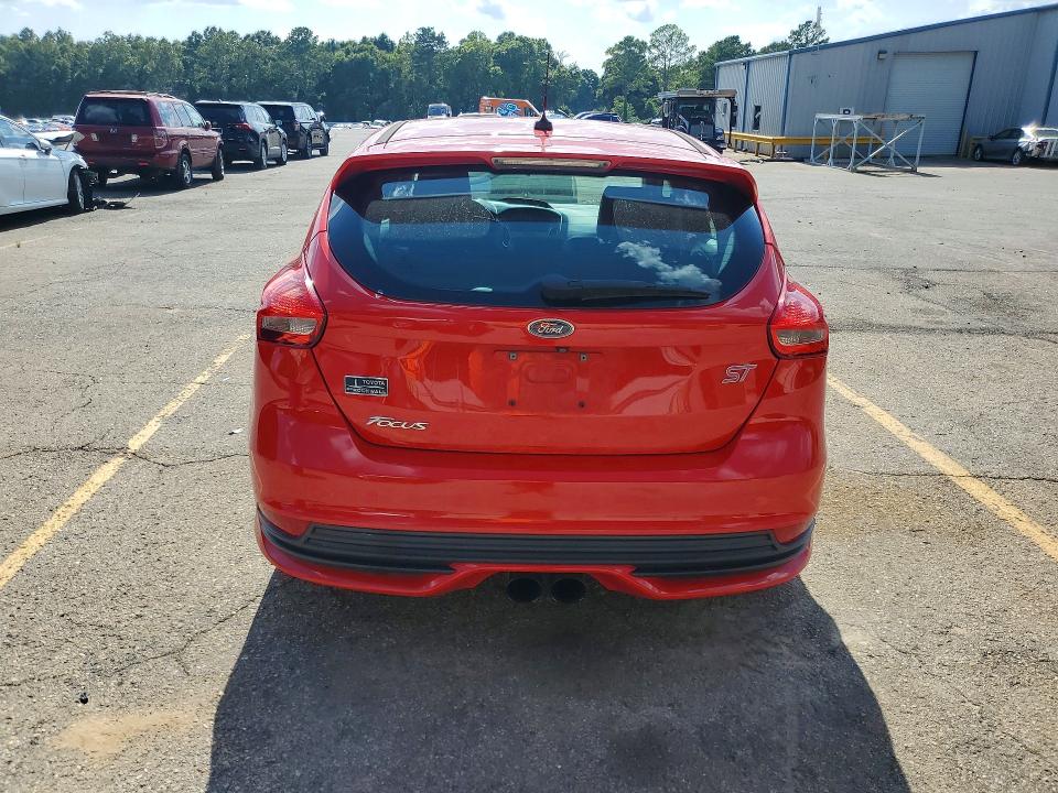 Photo 6 from auction – 2016 FORD FOCUS with VIN 1FADP3L96GL227409